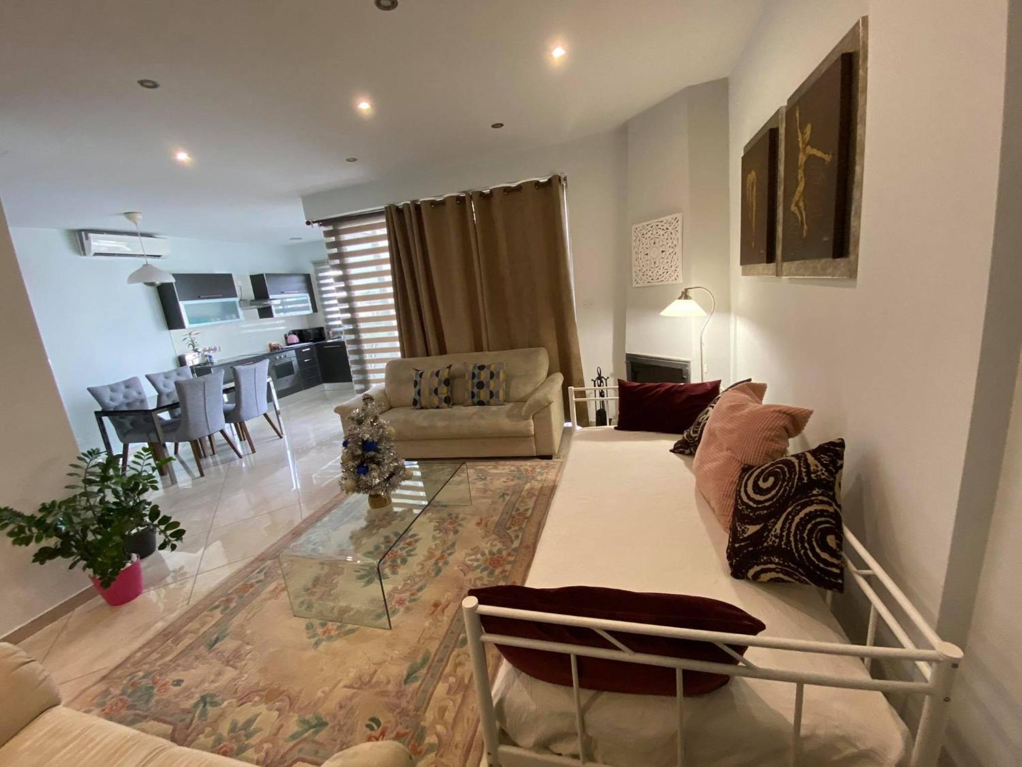 Mesogios House Suites Lárnaca Quarto foto